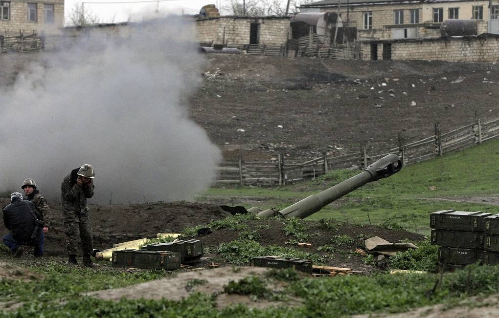 epa05242445 Armenian artillery position of the self-defense army of Nagorno-Karabakh in Martakert, Nagorno-Karabakh Republic, 03 April 2016. According to media reports, dozens have died during clashes that erupted on 01 April 2016 as part of a territorial conflict between Armenia and Azerbaijan in Nagorno-Karabakh Republic. Azerbaijan armed forces reportedly attacked self-proclaimed Nagorno-Karabakh Republic, which has been controlled by ethnic Armenians since 1994. Russian President Vladimir Putin called for a ceasefire.  EPA/VAHRAM BAGHDASARYAN / PHOTOLURE