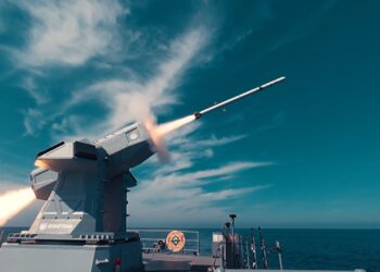 ROKETSAN'ın milli ve yerli imkanlarla geliştirdiği LEVENT yakın hava savunma sisteminin, deniz platformundan ilk kez yapılan test atışı başarıyla tamamlandı. ( Tolga Yanık - Anadolu Ajansı )